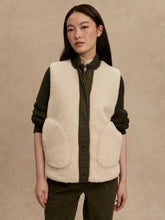 Load image into Gallery viewer, AUDREA REVERSIBLE GILET | SANDSHELL FOREST NIGHT VARLEY