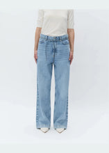 Load image into Gallery viewer, DAY Birger et Mikkelsen Elijah Denim | Light Blue – alternate view 3