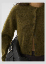Load image into Gallery viewer, Gestuz Gzdebbie Short Cardigan In Plantation Melange – product detail