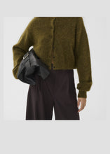 Load image into Gallery viewer, Gestuz Gzdebbie Short Cardigan In Plantation Melange – worn view