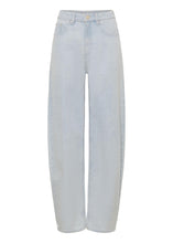Load image into Gallery viewer, Gestuz Gzparwana Hw Barrel Jeans In Vintage Light Denim – front product view