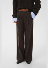 Load image into Gallery viewer, Gestuz Gzpaula Mw Wide Pants In Molé – worn view