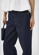 Load image into Gallery viewer, Gestuz Gzsummer Hw Wide Jeans In Unwashed Denim – product detail