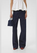 Load image into Gallery viewer, Gestuz Gzsummer Hw Wide Jeans In Unwashed Denim – worn view