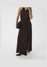 Load image into Gallery viewer, Gestuz Gzsvedae Sl Dress In Deep Plum – product detail
