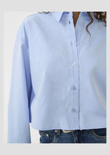 Load image into Gallery viewer, Gestuz Gzyork Short Shirt In Chambray Blue Melange – product detail