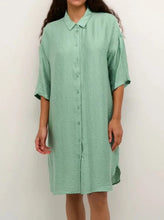 Charger l&#39;image dans la galerie, KAJAROME SHIRT DRESS | GRANITE GREEN KAFFE