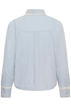 Load image into Gallery viewer, Kaketty Shirt — Blue Fog — back packshot