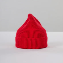 Load image into Gallery viewer, Le Bonnet beanie in Crimson — product view