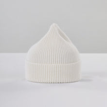 Load image into Gallery viewer, Le Bonnet beanie in Snow — product view