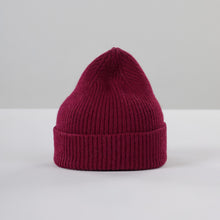 Load image into Gallery viewer, Le Bonnet beanie in Wine — product view
