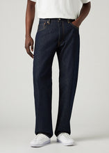 Load image into Gallery viewer, Levi’s 555 RELAXED STRAIGHT  WELCOME TO THE GAME