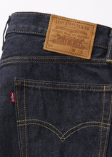 Load image into Gallery viewer, Levi’s 555 RELAXED STRAIGHT  WELCOME TO THE GAME