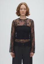 Load image into Gallery viewer, MARIELLE-M BLOUSE | BLACK — vue portée — photo officielle MBYM