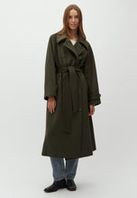 Load image into Gallery viewer, MBYM Odonna-M Coat Dusty Olive Melange - model