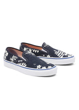 Load image into Gallery viewer, SLIP-ON 48 DECK ANAHEIM FACTORY | FLORAL NAVY