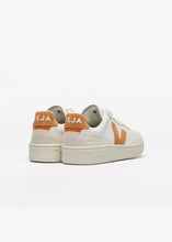 Load image into Gallery viewer, Veja V-90 White Umber — vue 3