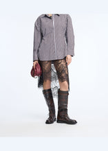 Load image into Gallery viewer, MUNTHE CAROL SHIRT PLUM — detail and styling