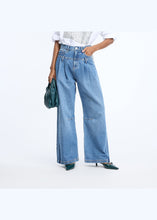 Load image into Gallery viewer, MUNTHE Nezzasin Jeans In Blue - worn view
