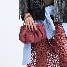 Load image into Gallery viewer, MUNTHE VOIA PURSE PLUM — detail and styling