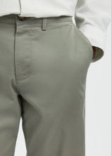 Load image into Gallery viewer, SLH196-STRAIGHT NEW MILES FLEX PANT NOOS | VETIVER SELECTED MEN