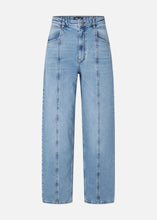 Load image into Gallery viewer, NO 02 JEANS | WASHED LIGHT BLUE
