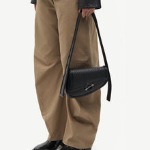 Load image into Gallery viewer, Sahero Shoulder 16229 — Black by Samsøe Samsøe — worn