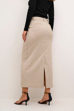 Charger l&#39;image dans la galerie, KAAGATHE SKIRT | SAND/BLACK STRIPE KAFFE