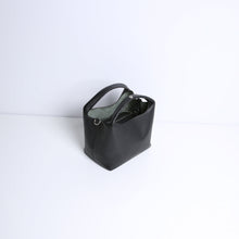 Load image into Gallery viewer, Smaak Amsterdam DAISY in BLACK – interior detail