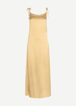 Load image into Gallery viewer, SASINGA DRESS  | STRAW SAMSOE SAMSOE