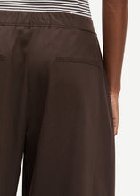 Load image into Gallery viewer, SAROKO TROUSERS | MULCH SAMSOE SAMSOE