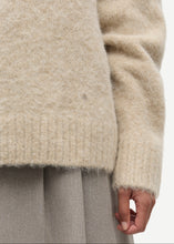 Load image into Gallery viewer, SAJEANNE SWEATER | BLUSH SAMSOE SAMSOE