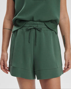 ATRIUM HIGH RISE SHORT 4.5 | CILANTRO VARLEY