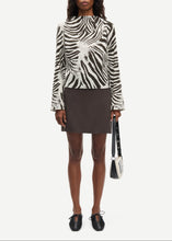 Load image into Gallery viewer, SAAGNET SHORT SKIRT | MULCH SAMSOE SAMSOE