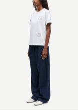 Load image into Gallery viewer, SAHARPER PLEAT JEANS | SOFT DENIM SAMSOE SAMSOE
