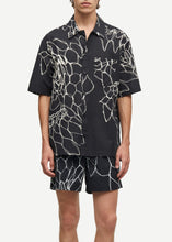Load image into Gallery viewer, SAAYO P SHIRT | WIRE PRINT SAMSOE SAMSOE