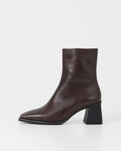 Load image into Gallery viewer, HEDDA ANKLE BOOTS | CHOCOLATE by Vagabond