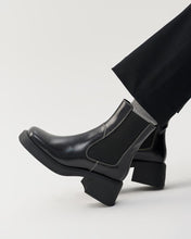 Load image into Gallery viewer, Vagabond DORAH BOOTS — BLACK AND WHITE — worn detail, no face (5642-001-87)