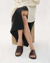 Load image into Gallery viewer, Vagabond EFFIE | CHOCOLATE — product view (5922-125-35)