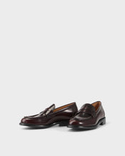 Load image into Gallery viewer, Vagabond LINN | DK RED — product view (6036-004-54)