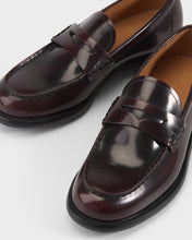 Load image into Gallery viewer, Vagabond LINN | DK RED — product view (6036-004-54)