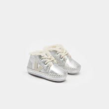 Load image into Gallery viewer, VEJA BABY FUR-LINED LEATHER SILVER PIERRE – top view