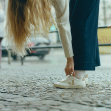 Load image into Gallery viewer, CAMPO LEATHER | EXTRA WHITE ALMOND VEJA