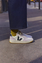 Load image into Gallery viewer, V-10 PRIME LEATHER | PURE BLACK PARME 40 VEJA