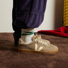 Load image into Gallery viewer, V-82 II | TAUPE CALCAIRE NATURAL VEJA