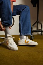 Load image into Gallery viewer, V-90 O T LEATHER |  WHITE SAFRAN VEJA