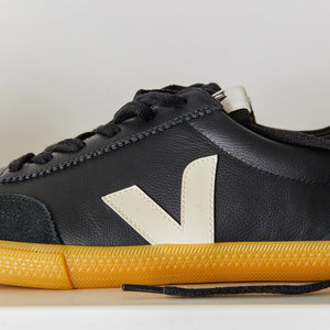 VOLLEY LEATHER  |  BLACK PIERRE VEJA