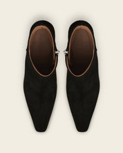 Load image into Gallery viewer, Xena Suede Black – Flattered