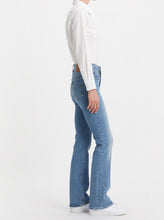 Load image into Gallery viewer, 725 HIGH RISE BOOTCUT DENIM | BLUE WAVE LIGHT