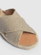 Load image into Gallery viewer, Flat espadrille made in metallic linen from Castaner